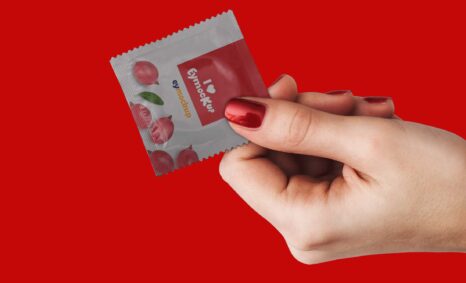 Free Condom Pouch Mockup